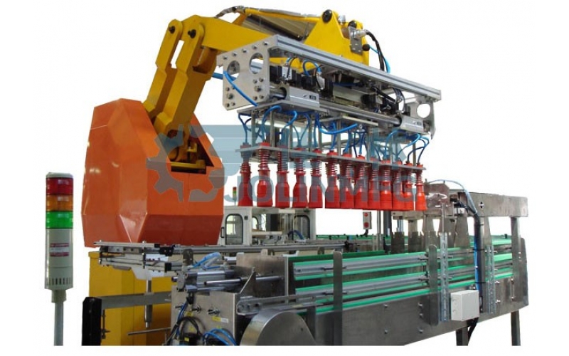 Automatic robot palletizer for water bottle